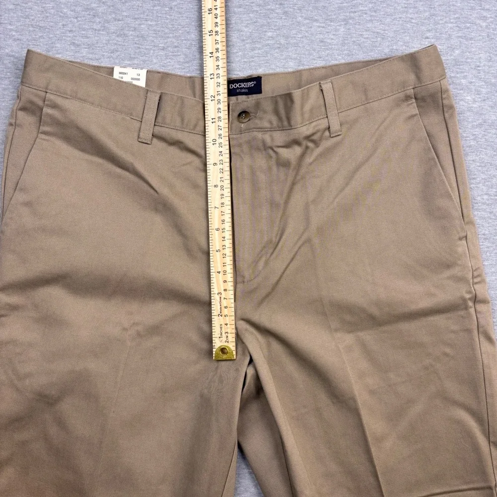 Dockers Relaxed Khakis Mens 40x30 Tan No Wrinkle Twill Flat Front 405818175 NWT